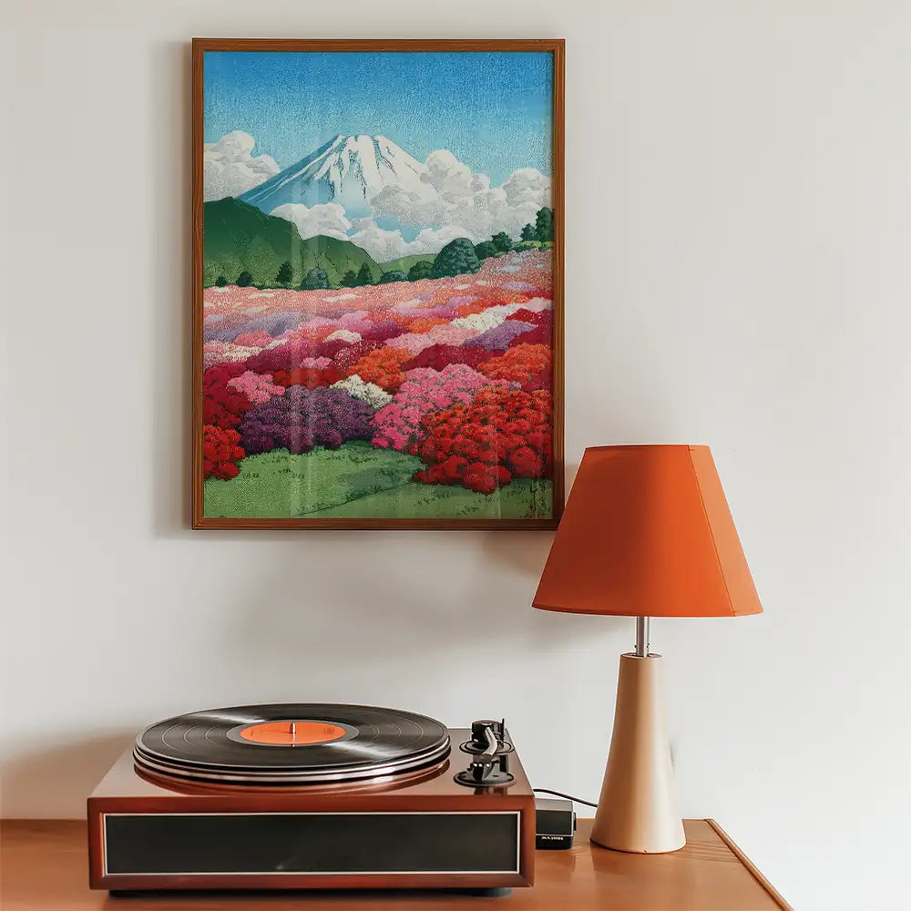 Vista de un Jardín de Azaleas y el Monte Fuji (1935) — póster en una ambientación de ejemplo; marco no incluido