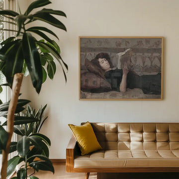 Mujer leyendo en un sofá — póster en una ambientación de ejemplo; marco no incluido